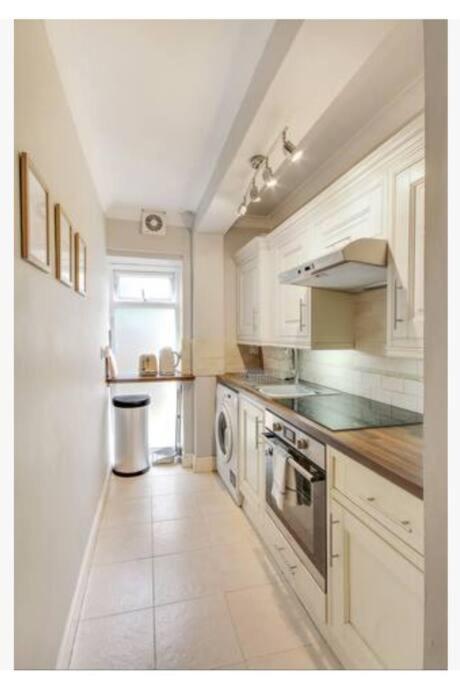 Central 2 Bedroom Garden Flat With Free Parking Ройал-Танбридж-Уэльс Экстерьер фото